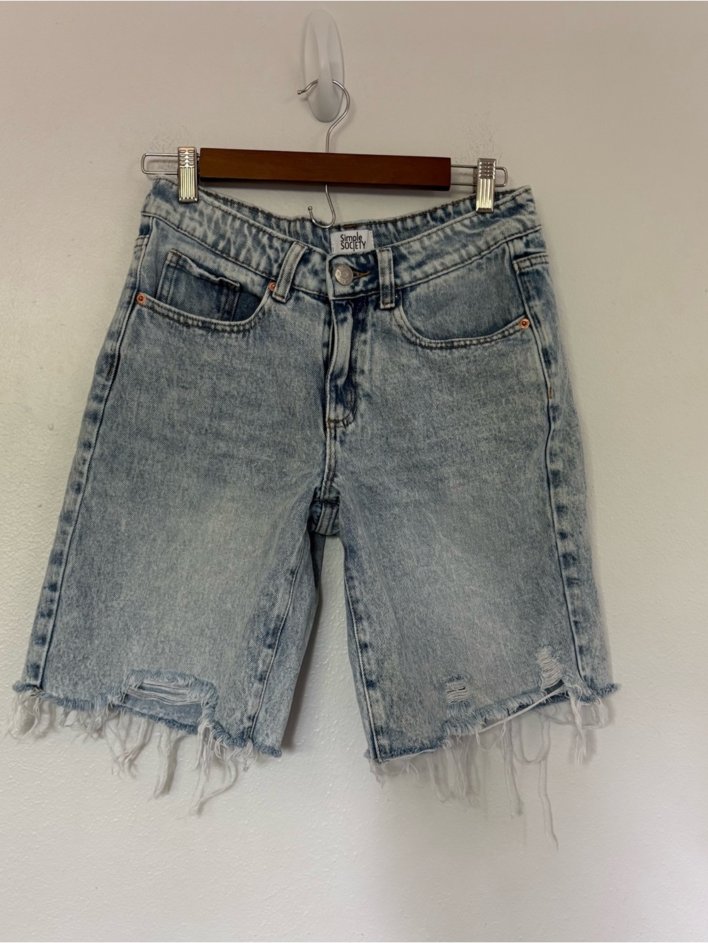 Simple Society Raw Hem Ligh Wash Bermuda Jean Shorts Jorts Size 3